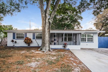 11648 Easy St Largo, FL 33773